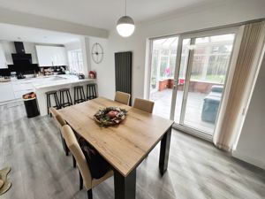 Kitchen diner- click for photo gallery